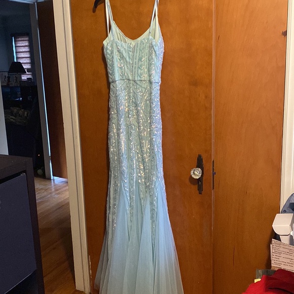 Blue Mermaid style Dress - Picture 2 of 5